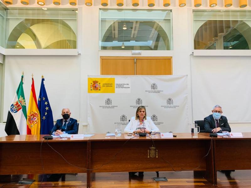La Delegada del Gobierno en Extremadura, Yolanda García Seco, ha declarado hoy que el Gobierno apuesta por la gran modernización y transformación de Extremadura sostenida en una inversión sin precedentes y el apoyo de los Fondos Europeos