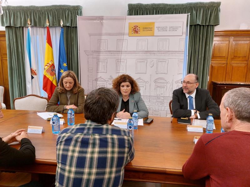 María Rivas mantivo unha reunión coa Confraría de Pescadores da Coruña, para clarificar as axudas ao sector marisqueiro consideradas nas obras de rexeneración da Ría do Burgo
